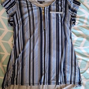 Size S Roz & Ali shirt